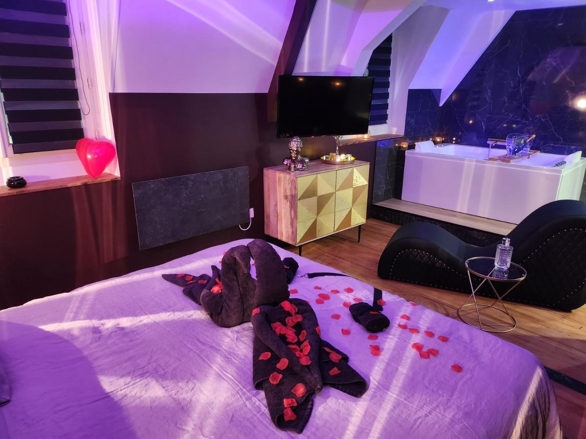 Caen, Tu M'Aimes - Suite Romantique Exterior photo